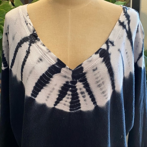 Splendid Dolman Waffle Knit Navy Tie Dye VNeck - Picture 10 of 14
